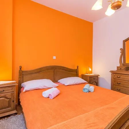 Domenico Biograd Na Moru